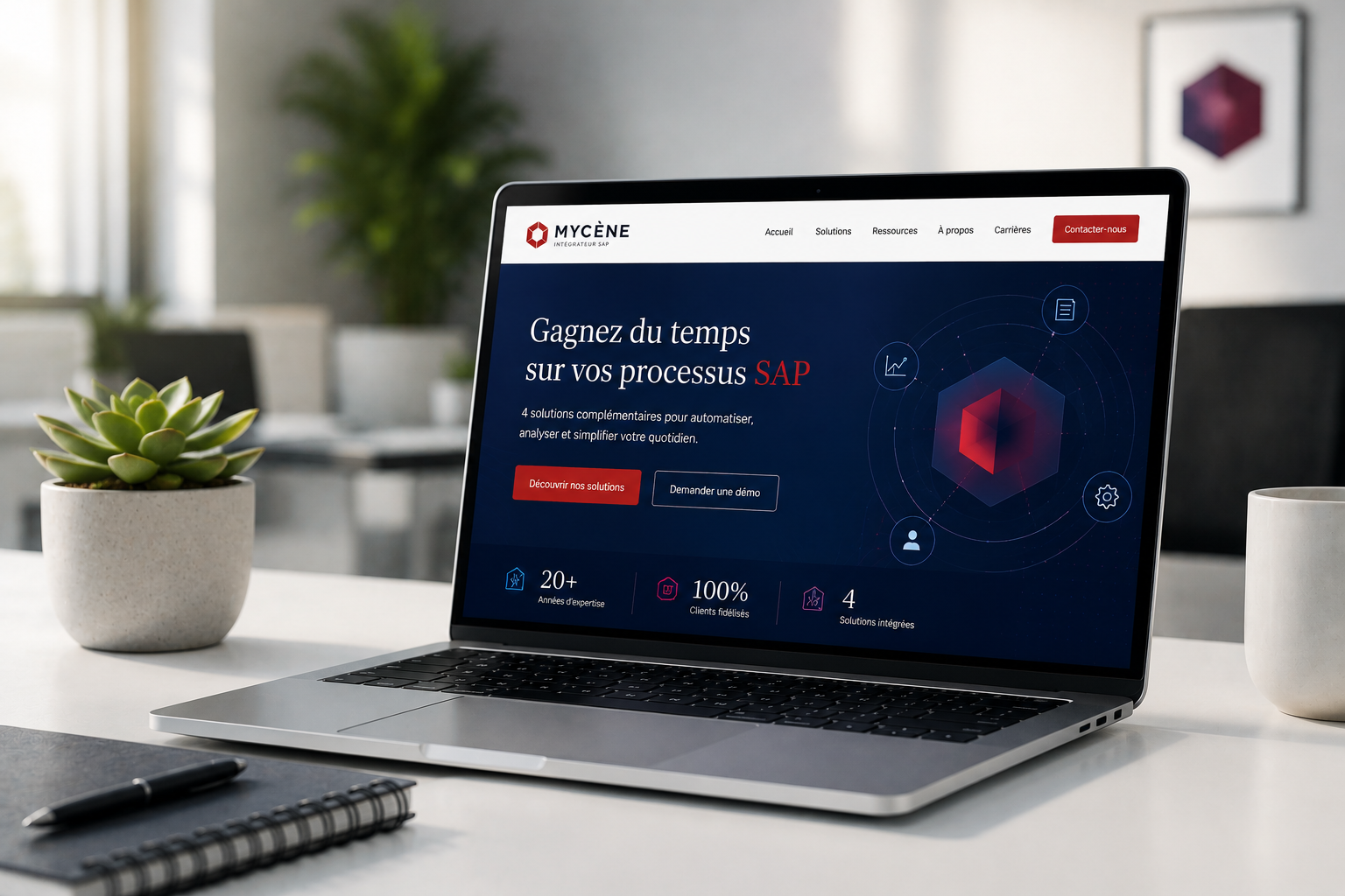 Le site Mycène affiché sur un ordinateur portable dans un bureau